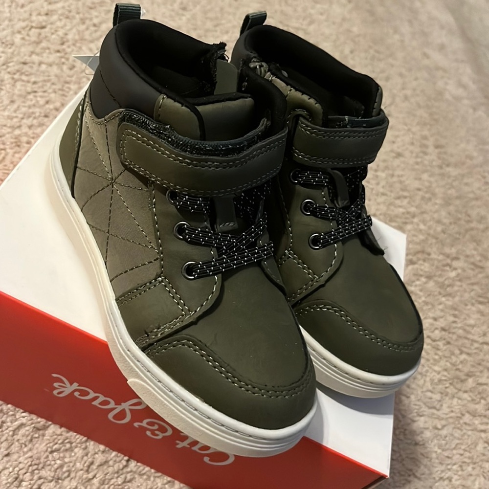 Boys boots green